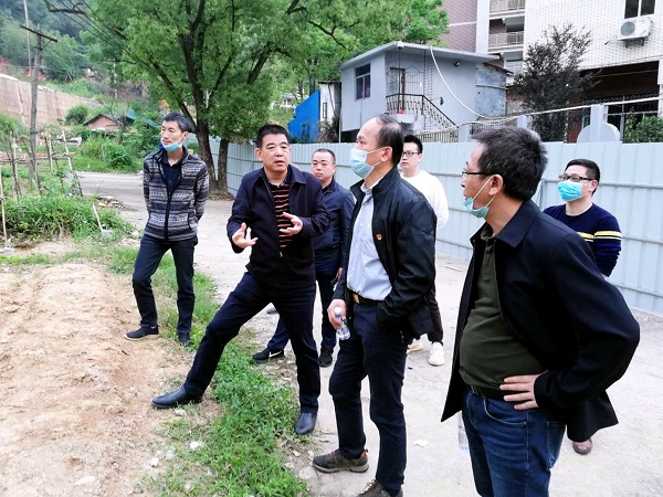 ���Ź��ʹ���-׷�󿵽�,����һ��չ