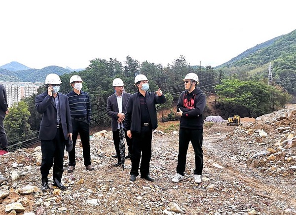 ���Ź��ʹ���-׷�󿵽�,����һ��չ