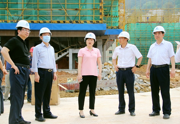 ���Ź��ʹ���-׷�󿵽�,����һ��չ