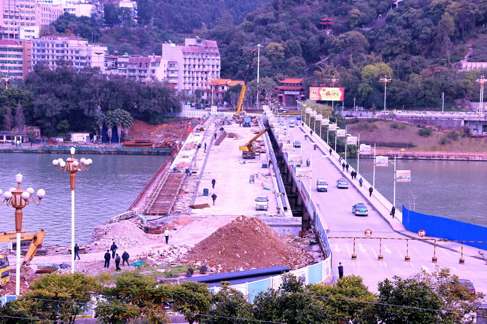 ���Ź��ʹ���-׷�󿵽�,����һ��չ